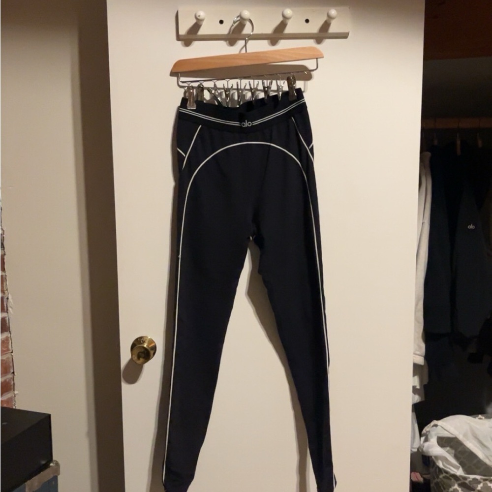 Alo Yoga Heartthrob Leggings / Medium